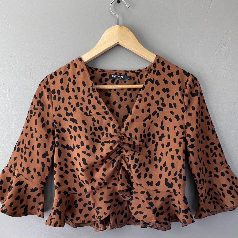 Nasty Gal crop top leopard brown